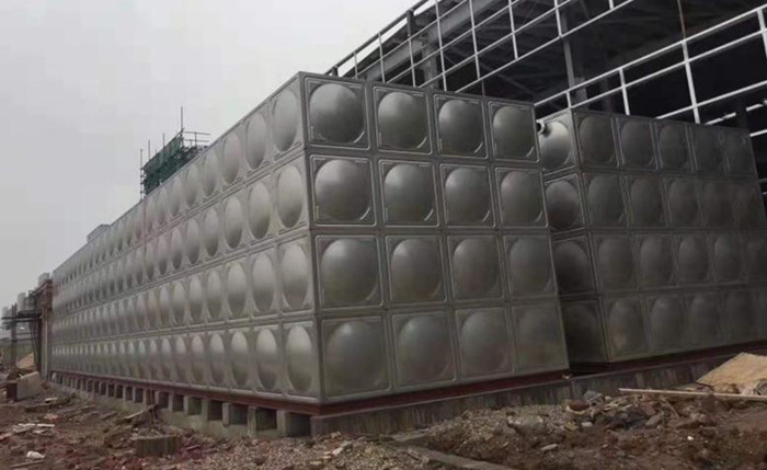 我們為什么選擇不銹鋼水箱?