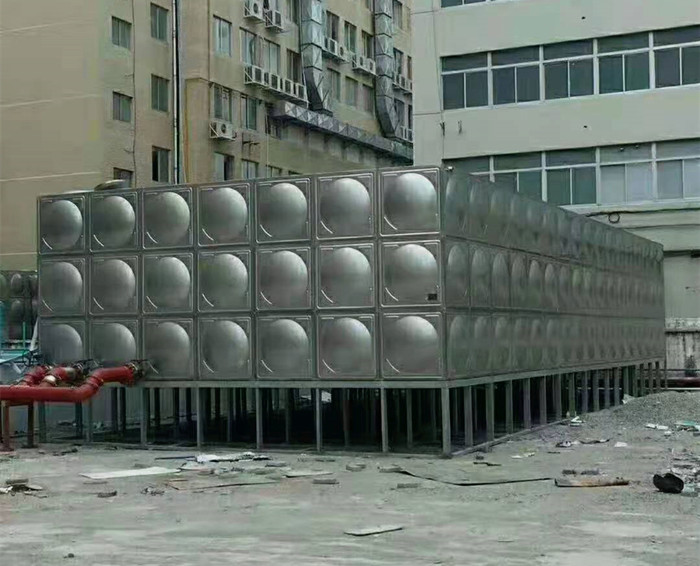 增壓水泵對(duì)不銹鋼消防水箱的重要性